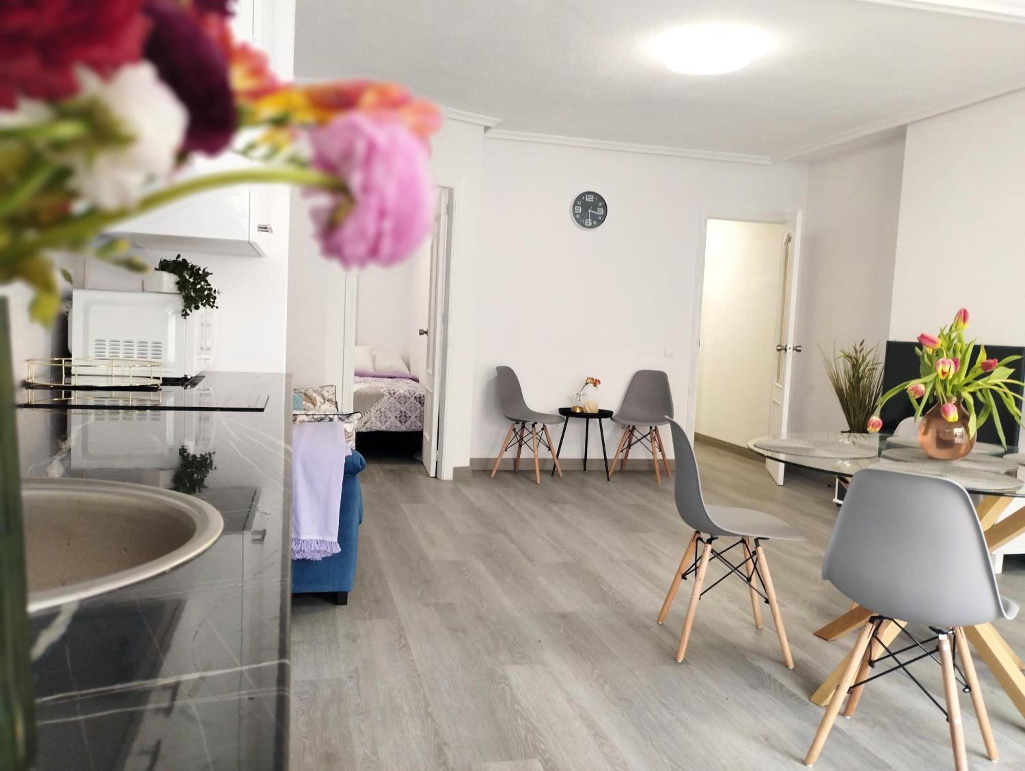 Dinamarca With 2 Bedrooms, 50 Mts From The *